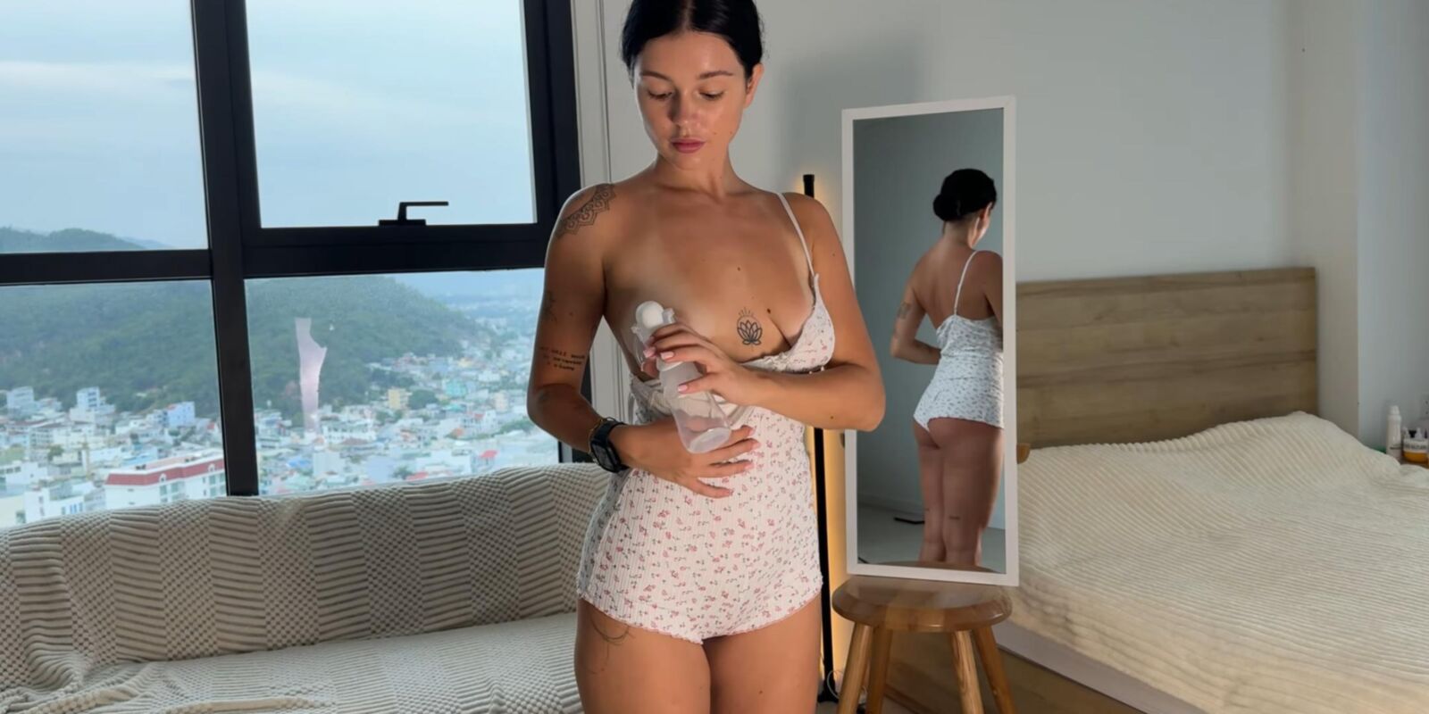 Brünette Melktitten