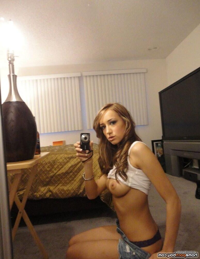 Ama Perky Home Selfie Strip