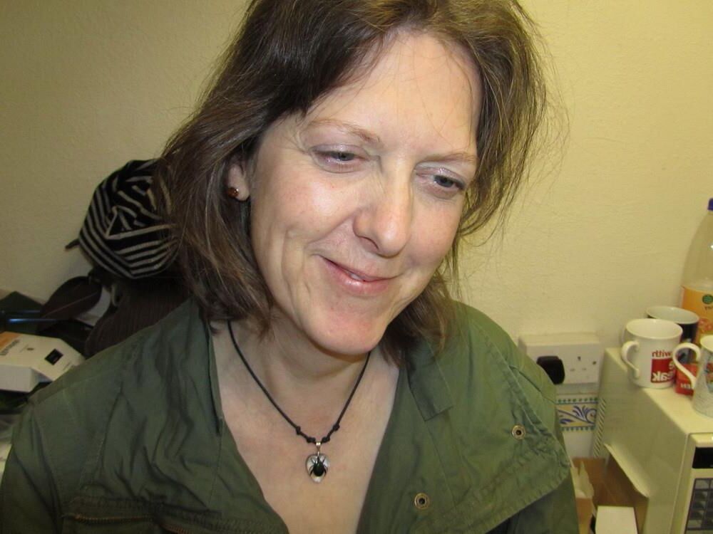 MOM SHOWS HER TITS