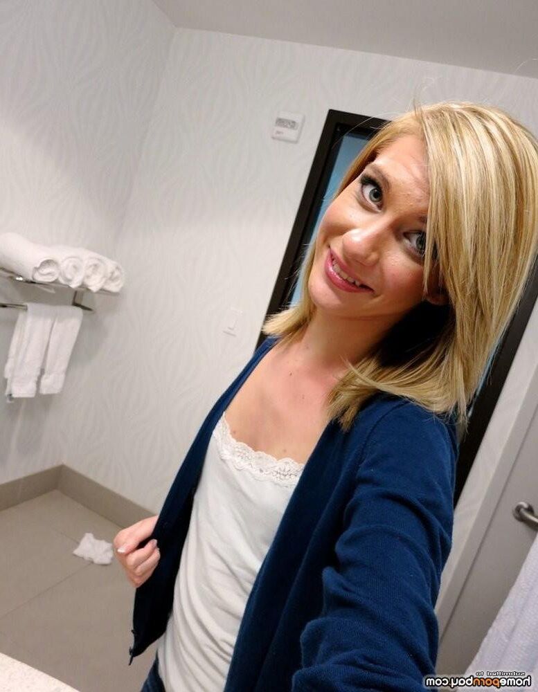 AMA Tiny Skinny Spaghetti Tank Blonde