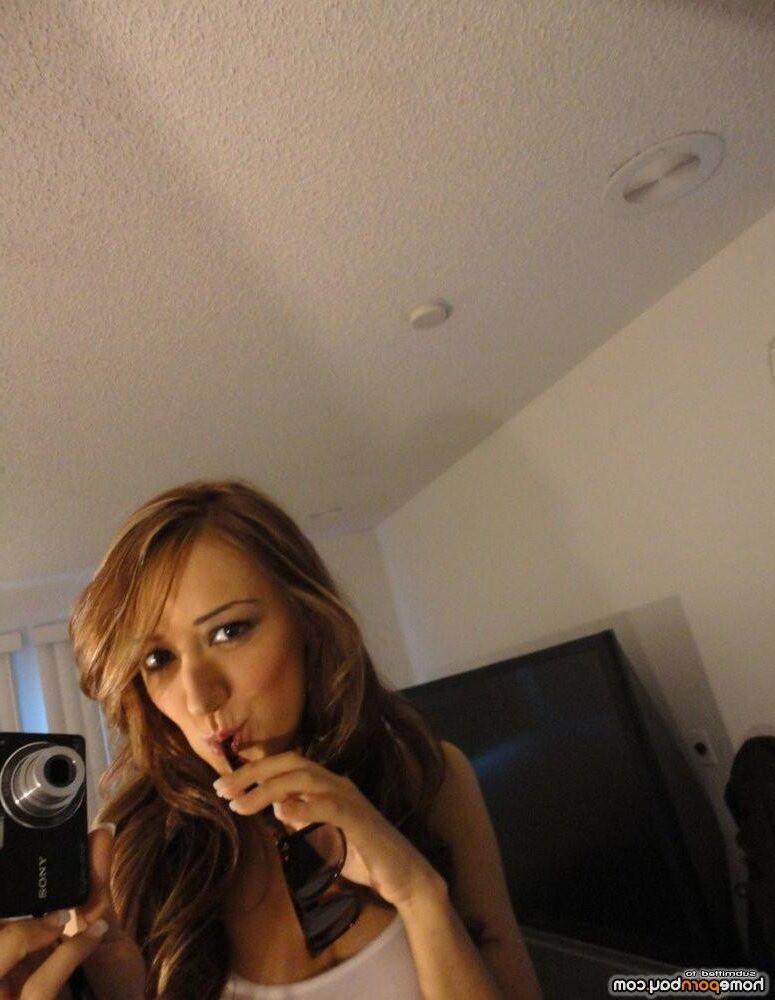 Ama Perky Home Selfie Strip