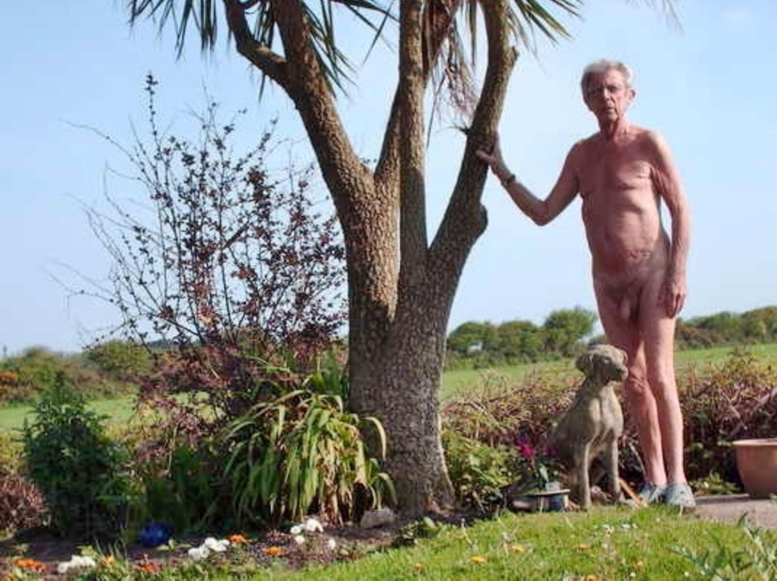 Nudista