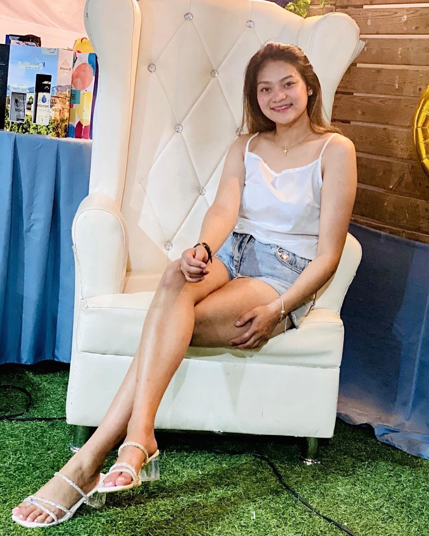 Pinay is innocent or streetwhore you choose.