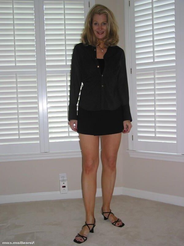 Unknown HOT wife