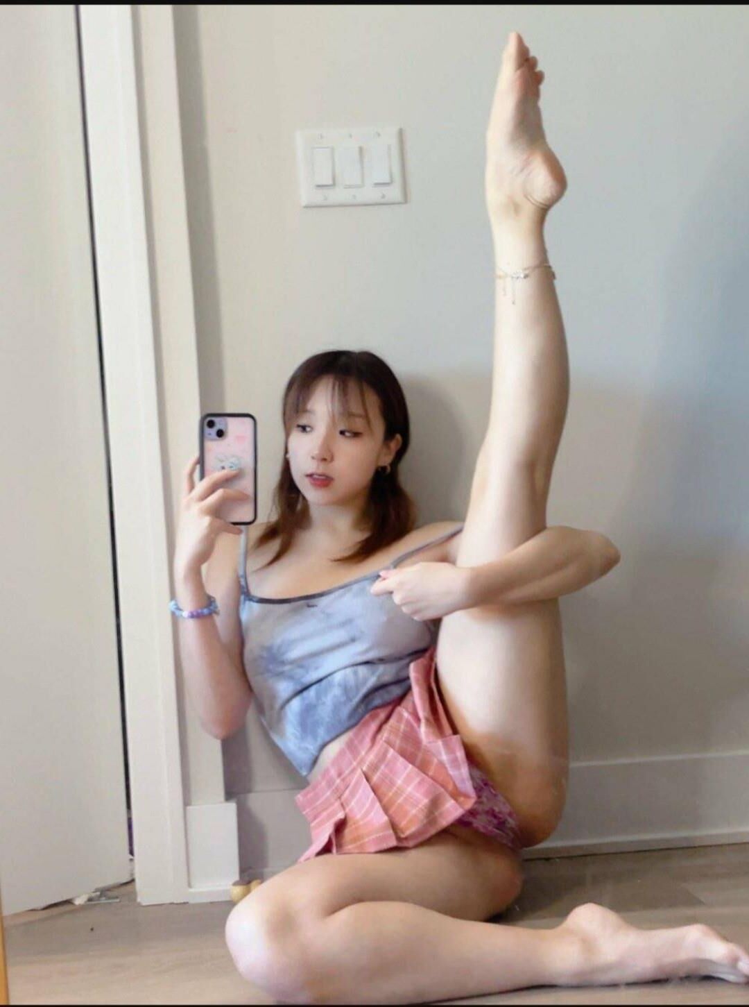 Hot Flexible Chinese Whore