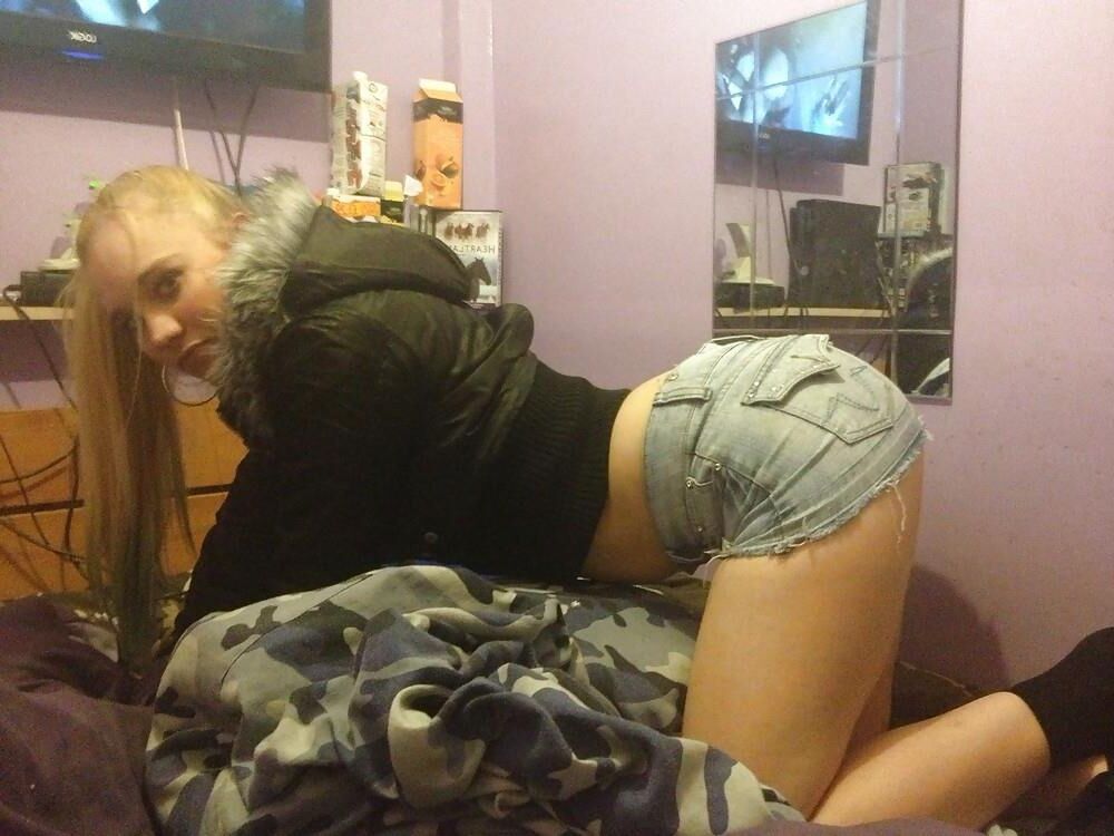English Chav Bekki with Perfect Boobs