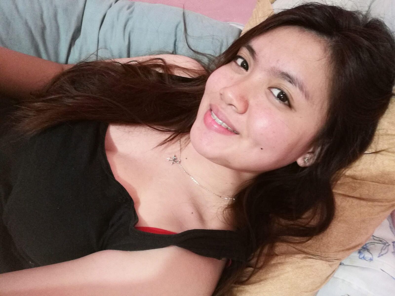 Pinay is innocent or streetwhore you choose.