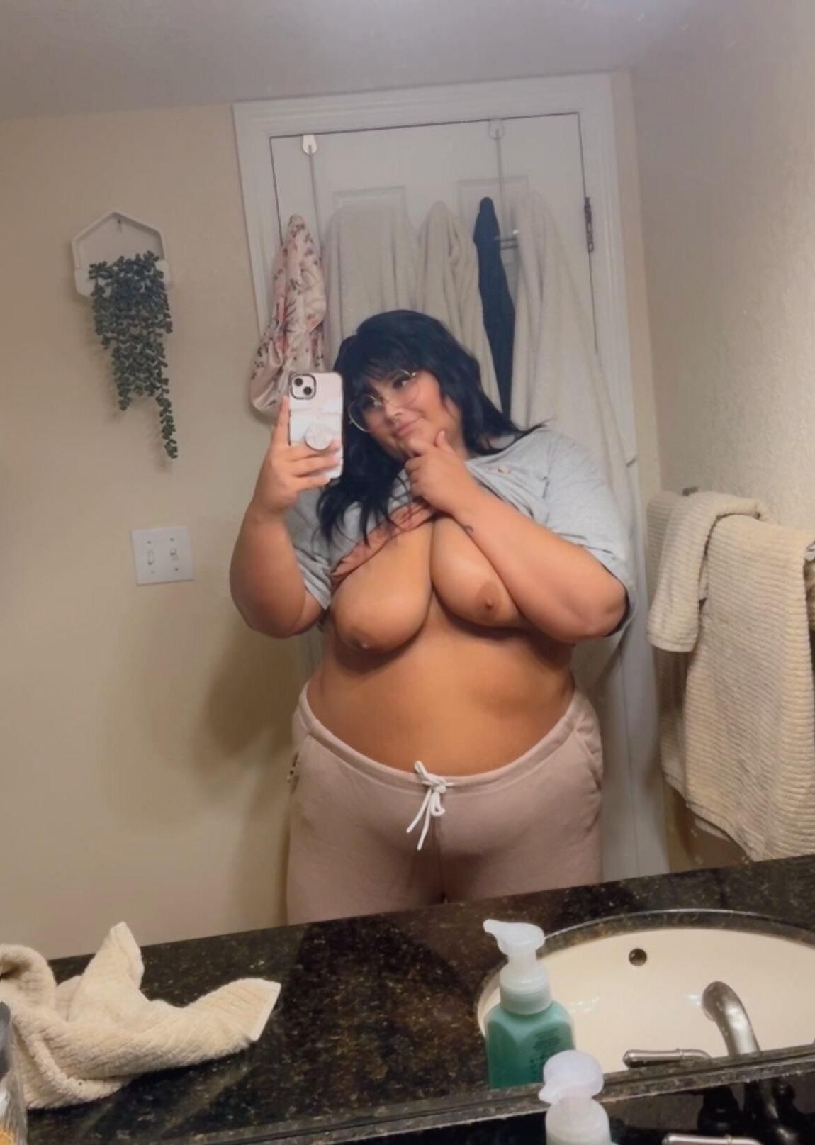 Muy bonita morena bbw