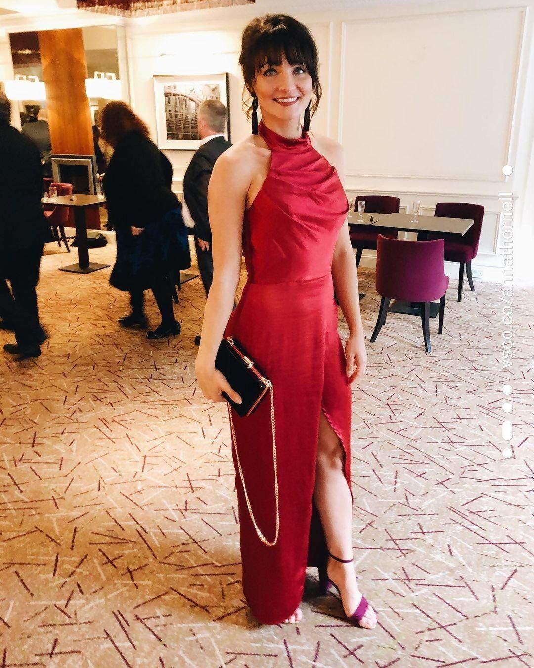 UK MILF Anna est un tel morceau de viande de branlette. 