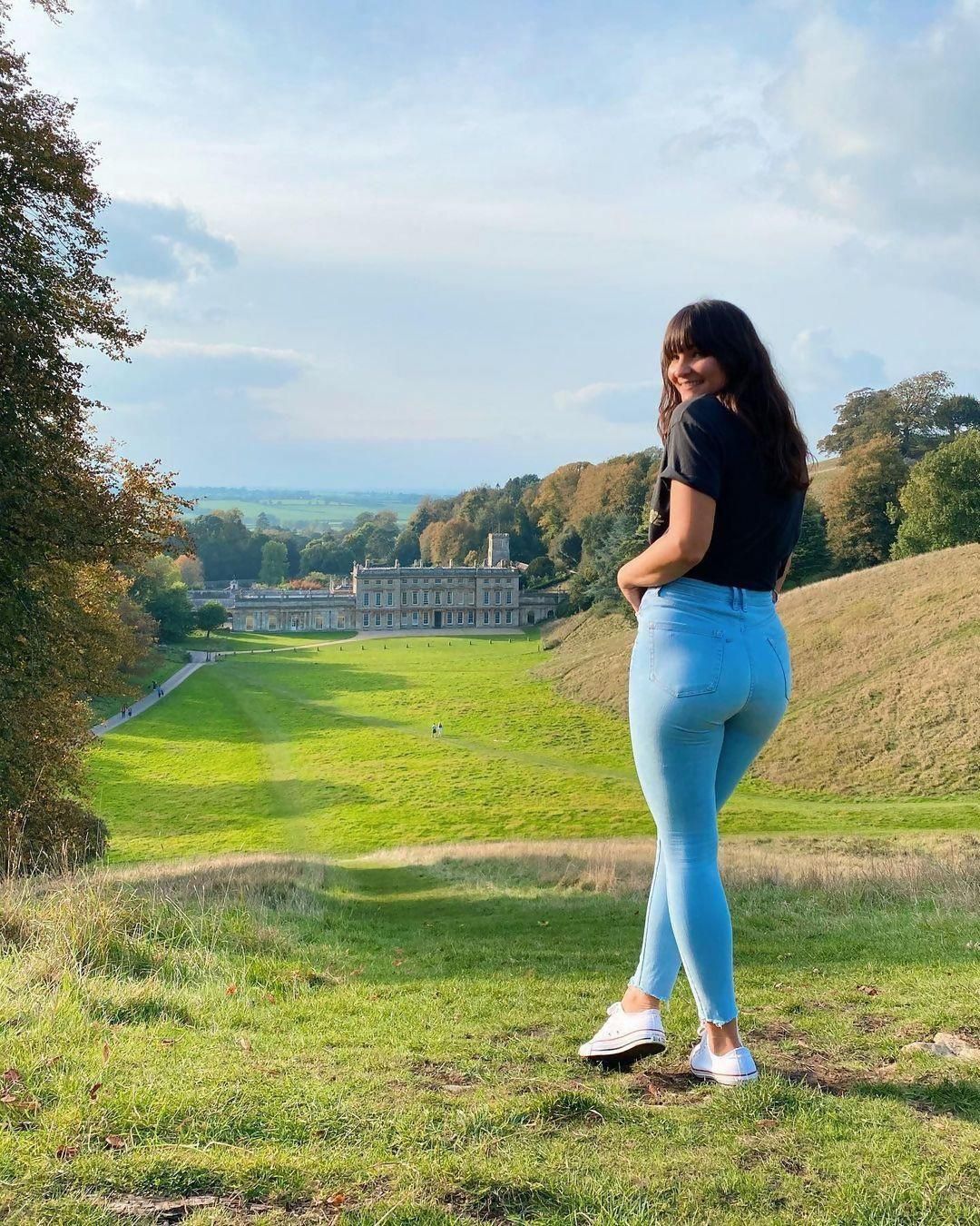 UK MILF Anna est un tel morceau de viande de branlette. 