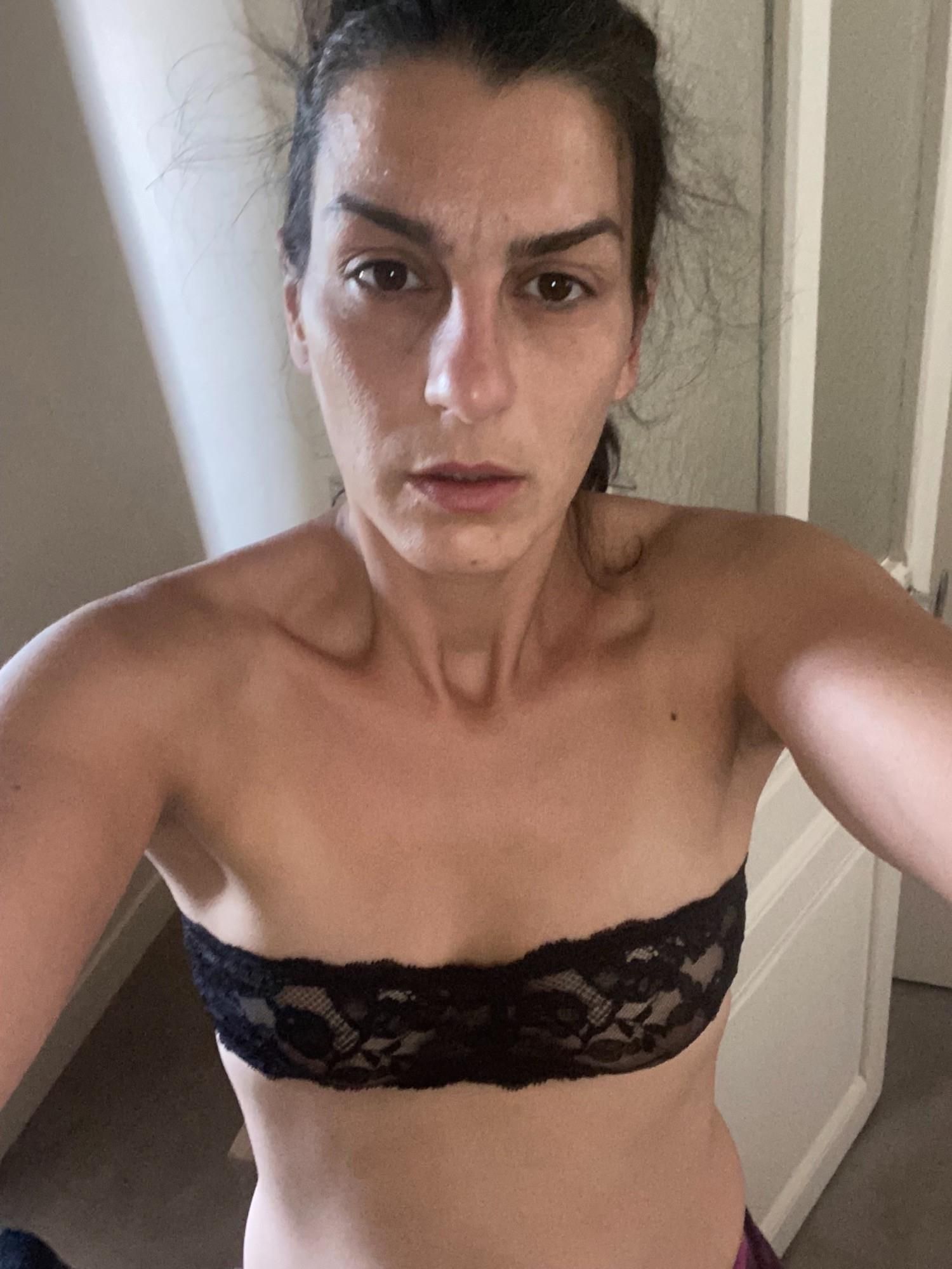 Laide et face de Conne, en Va te Souiller Quand Meme