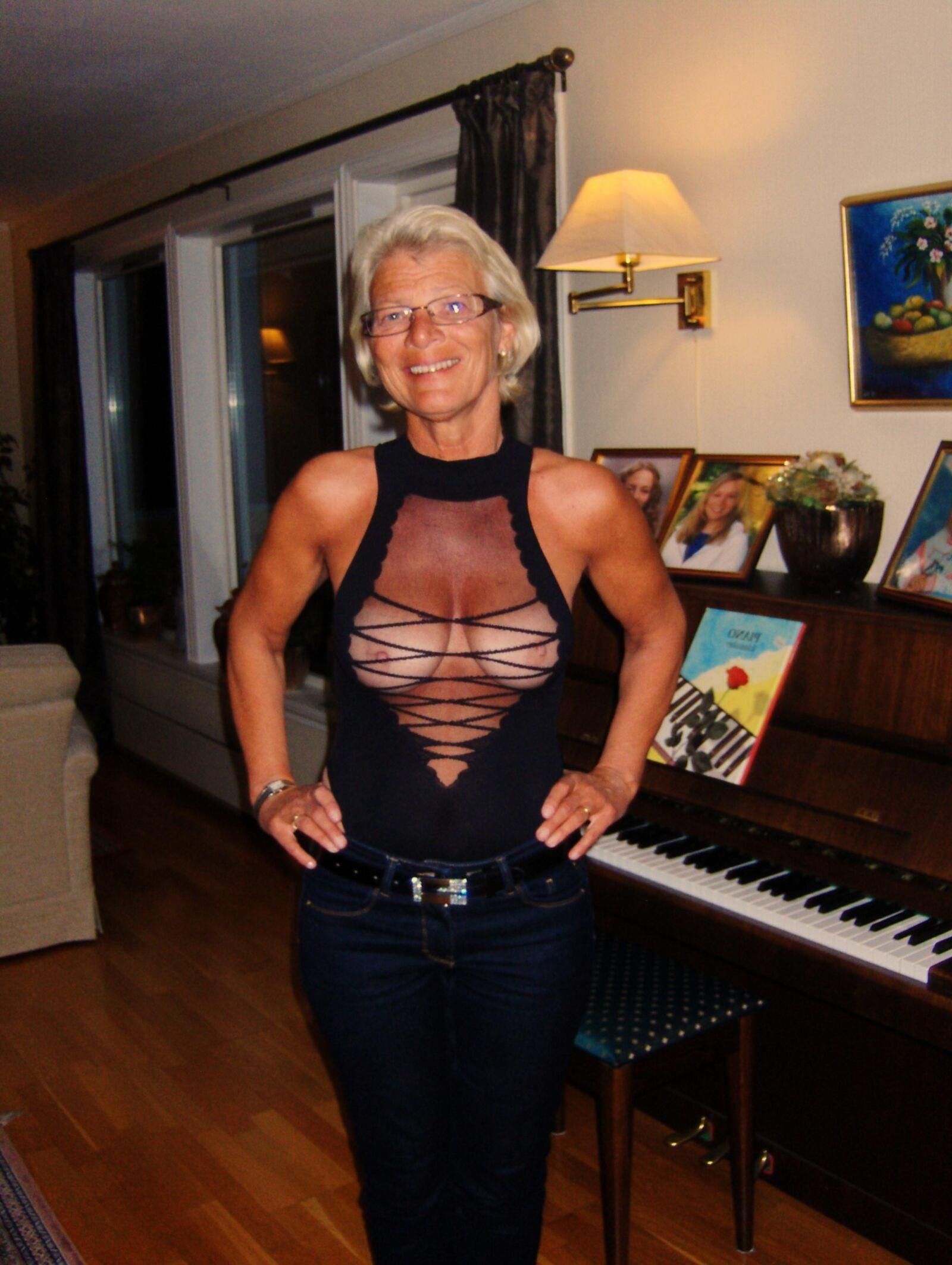 Lovely norwegian granny Justine