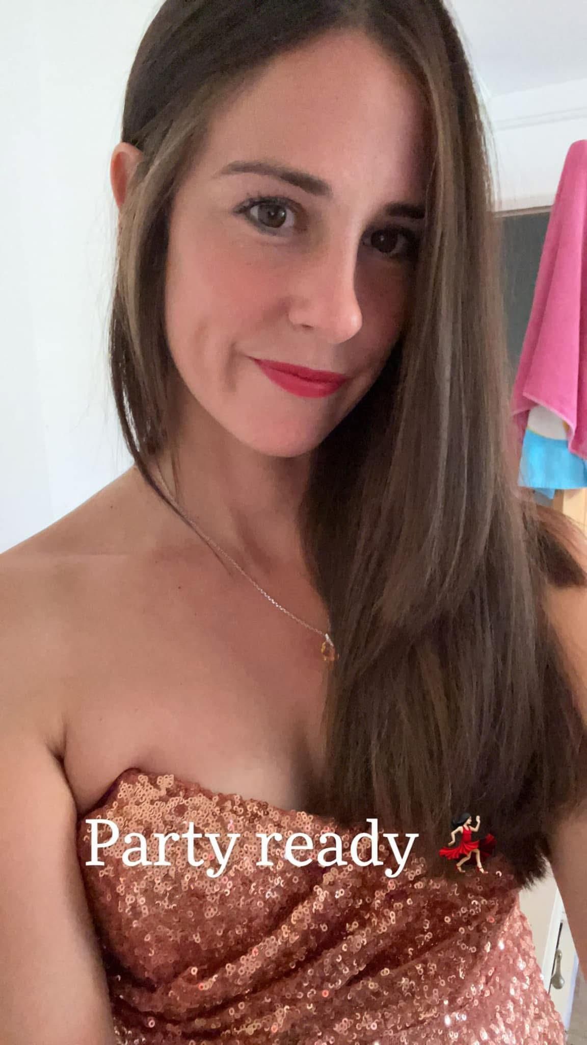 Sexy young UK MILF Molly deserves attention