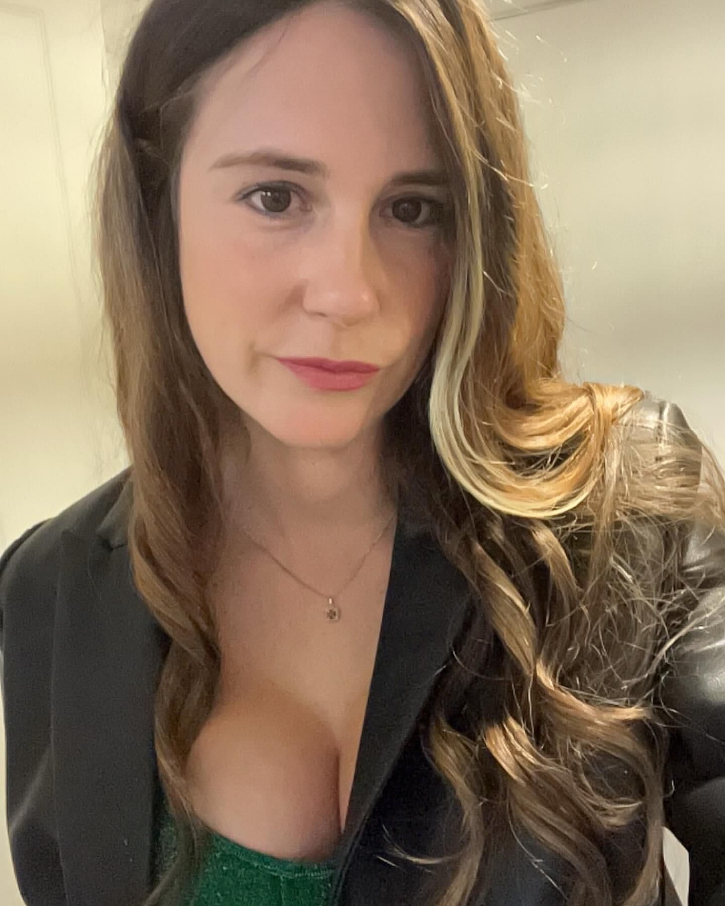 Sexy young UK MILF Molly deserves attention