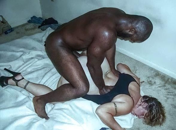 Ladies Being blacked ()