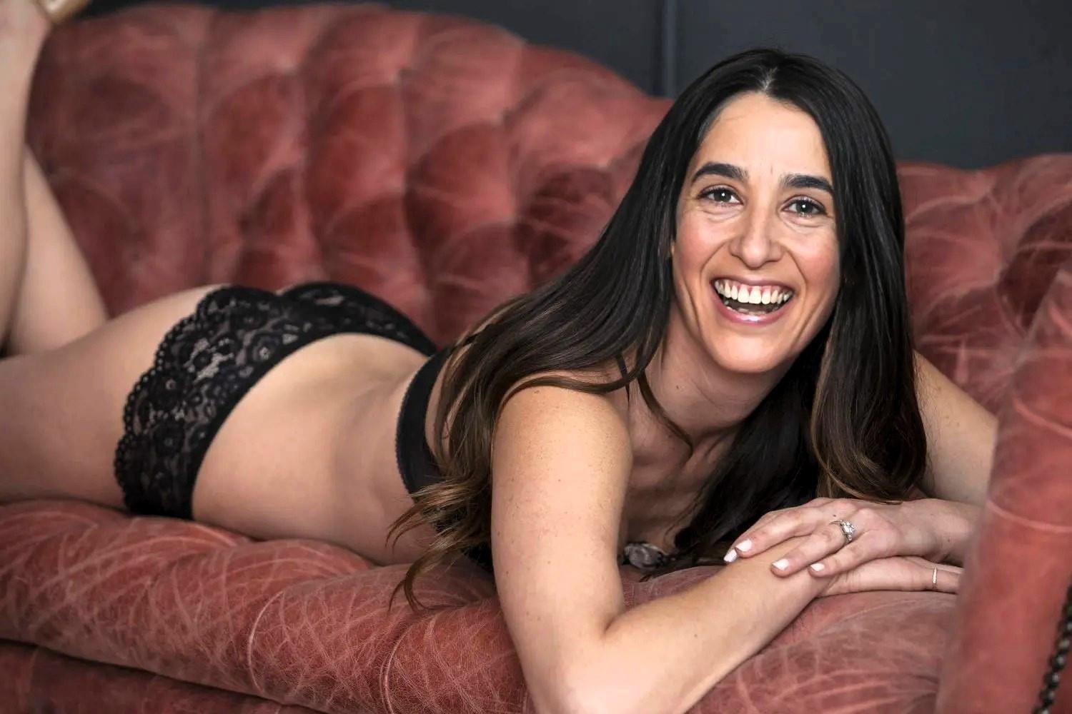 CARMEN MILF BOUDOIR