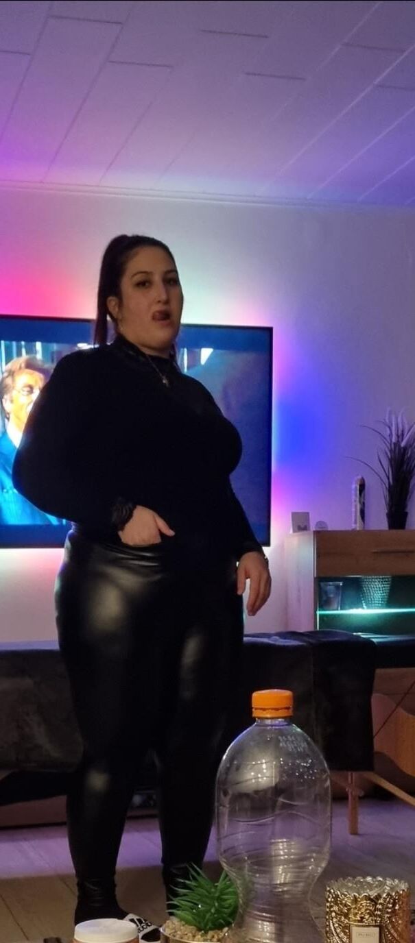 Amateur bbw slut with fat ass