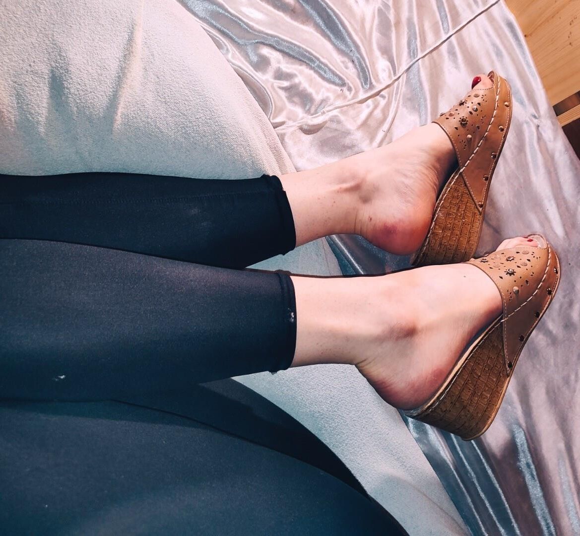 My feet [Emma feet]