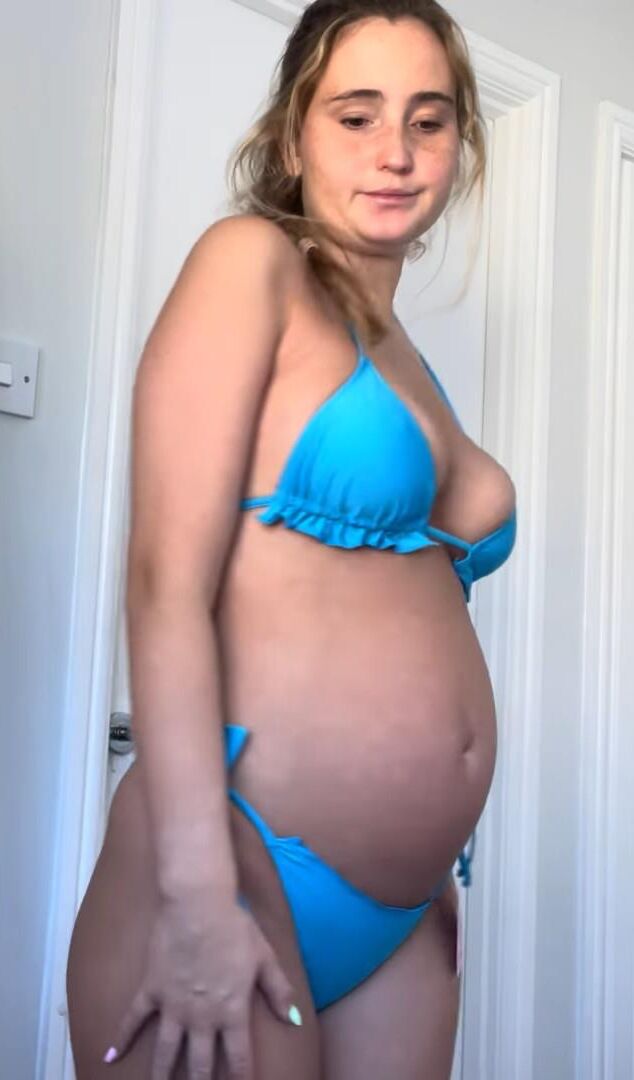 Pregnant women try on