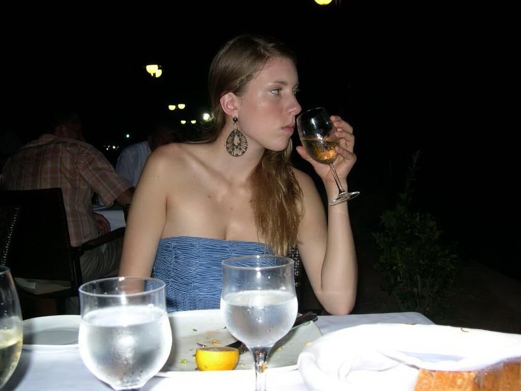 HOT AMATEUR GIRLFRIEND VACATION PICS