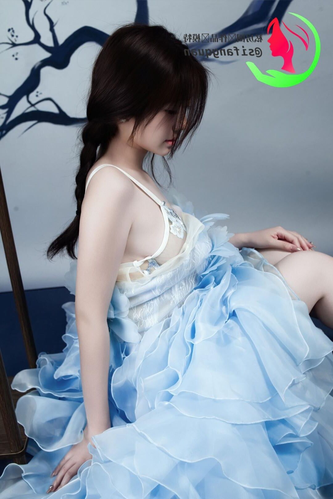 Stunning Chinese Cutie Undress