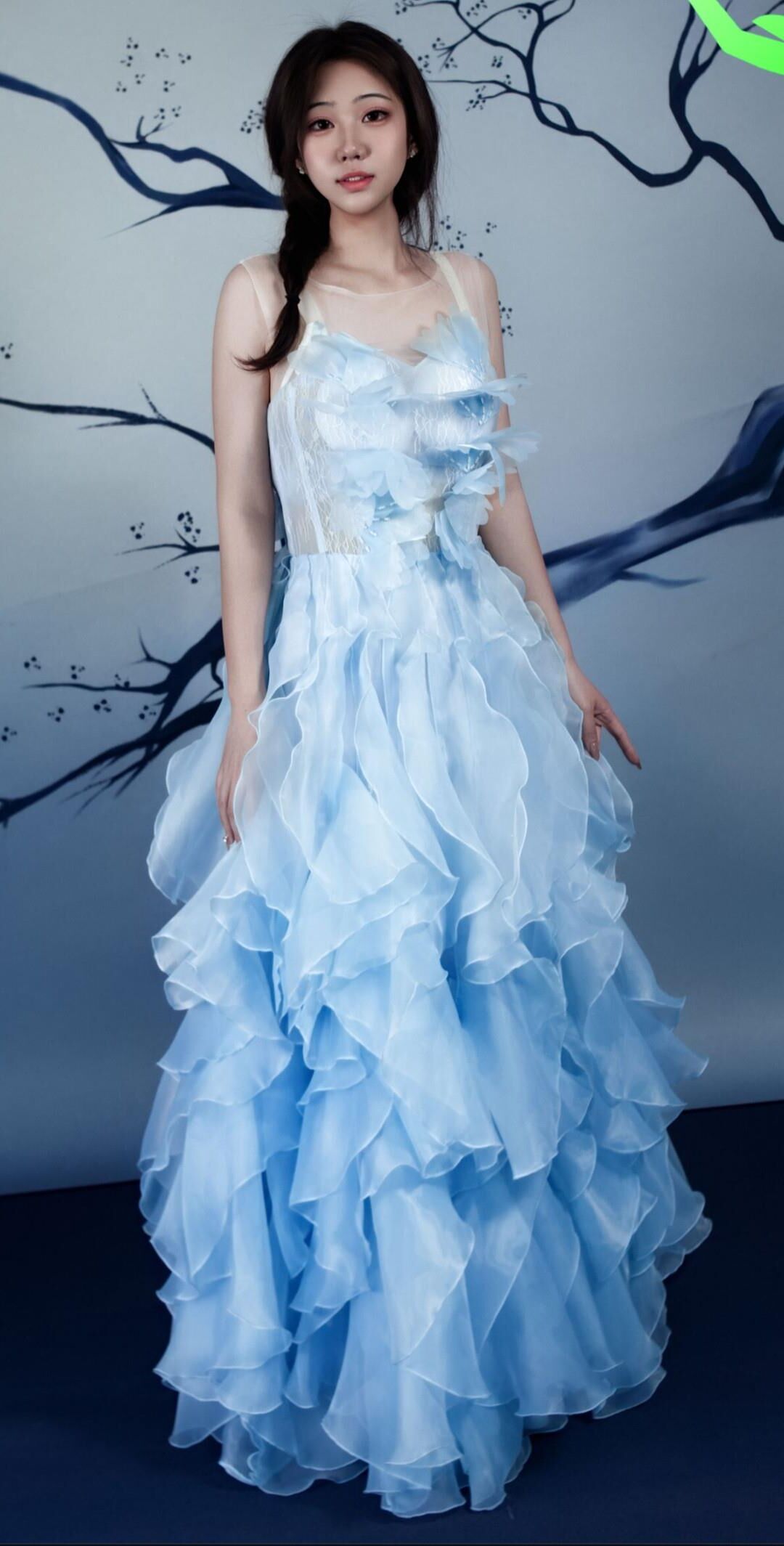 Stunning Chinese Cutie Undress