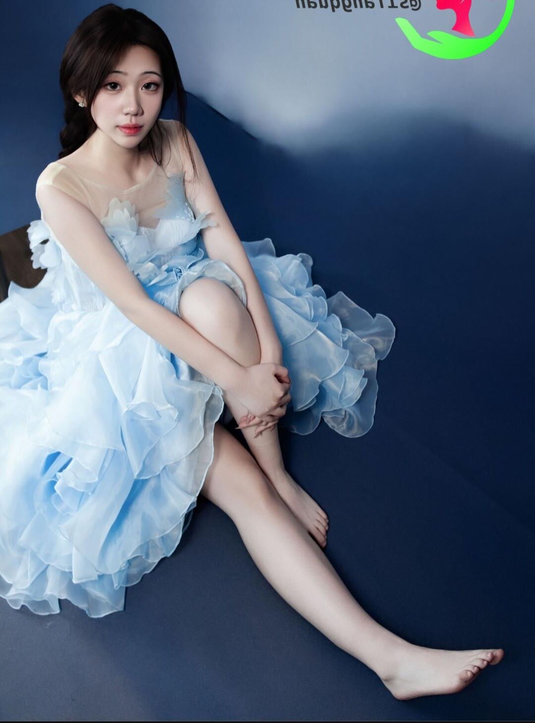 Stunning Chinese Cutie Undress