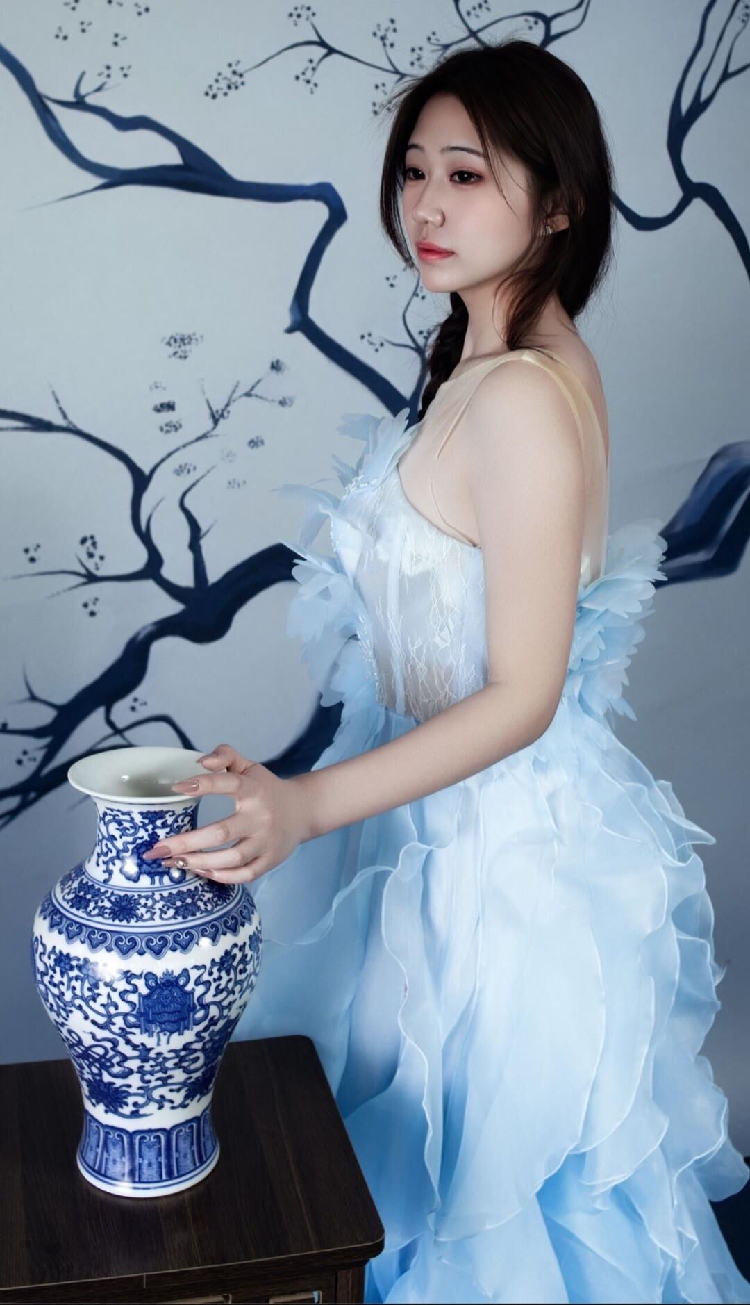 Stunning Chinese Cutie Undress