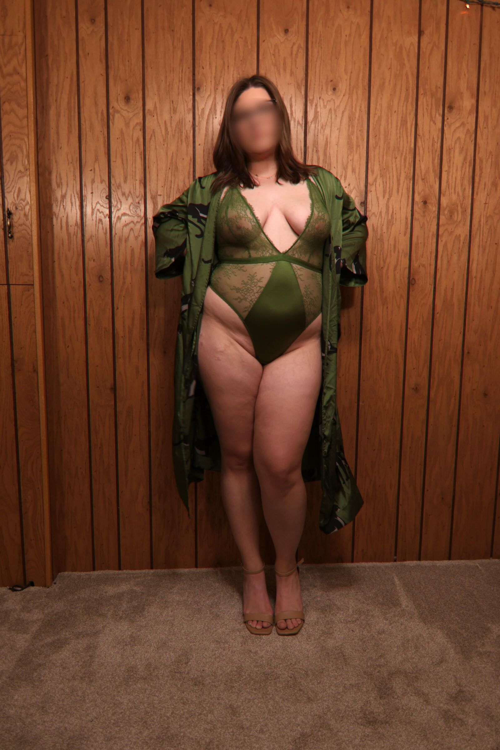 Curvy amateur wife lingerie 