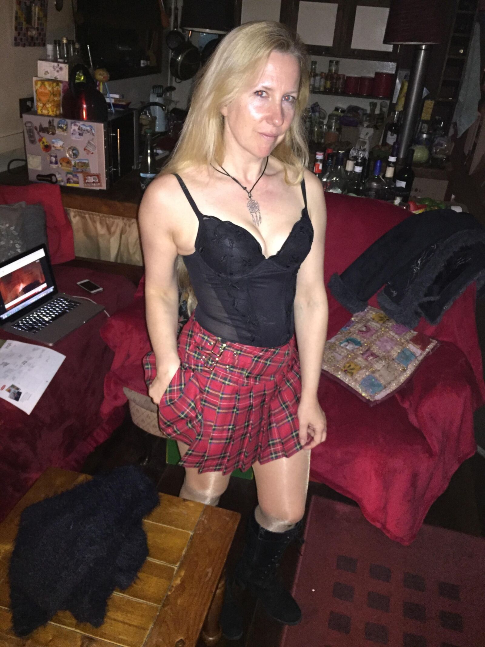 La esposa cachonda Carmen se vuelve mal