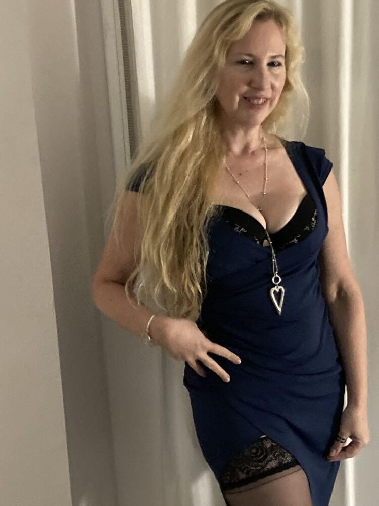 La esposa cachonda Carmen se vuelve mal