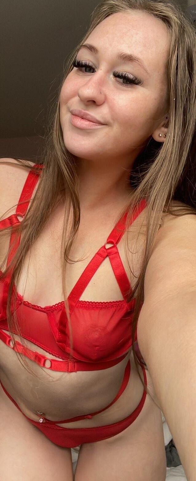 Skinny chav slag, teen mum, tiny saggy tits, fat arse