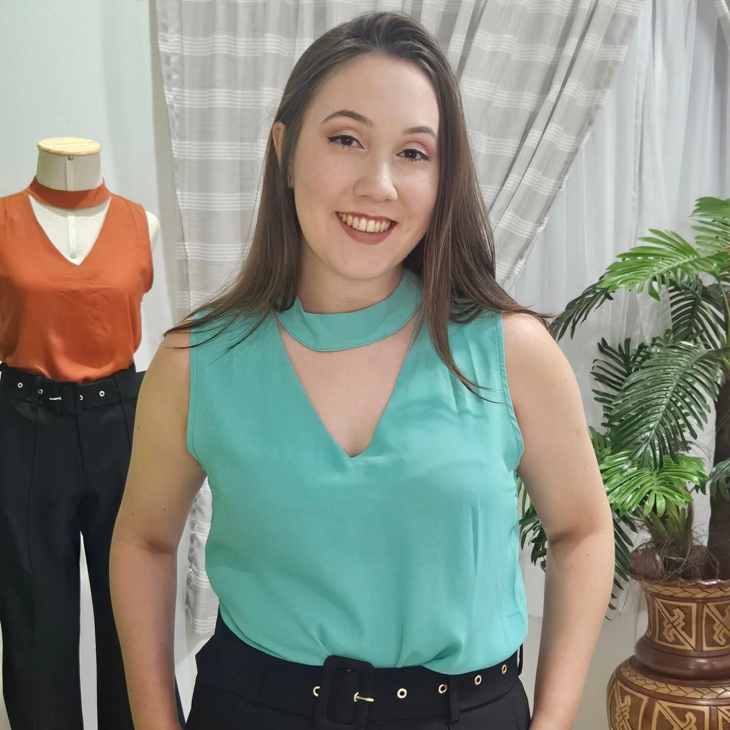 Puta blanca latina aline en exposición enviarle a su cuck y más