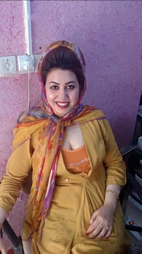 sexy iranian wife 