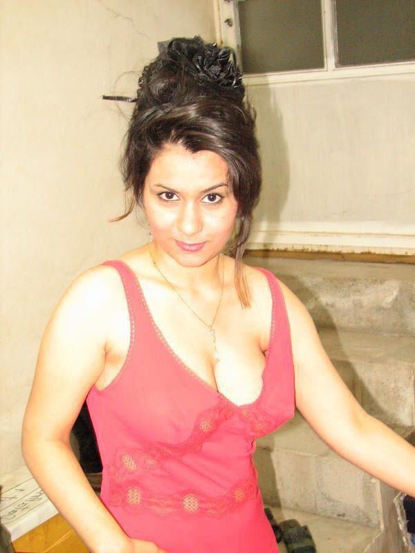 sexy iranian wife 