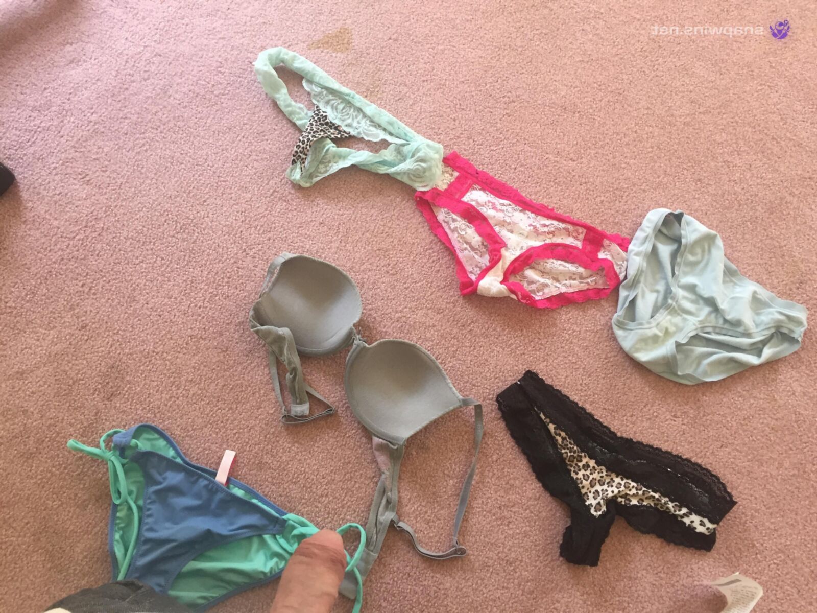 ¡Acceso a la habitación de mi hermana rubia caliente!