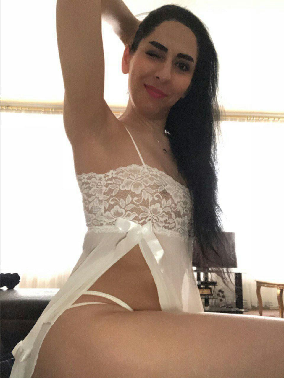 sexy iranian wife 