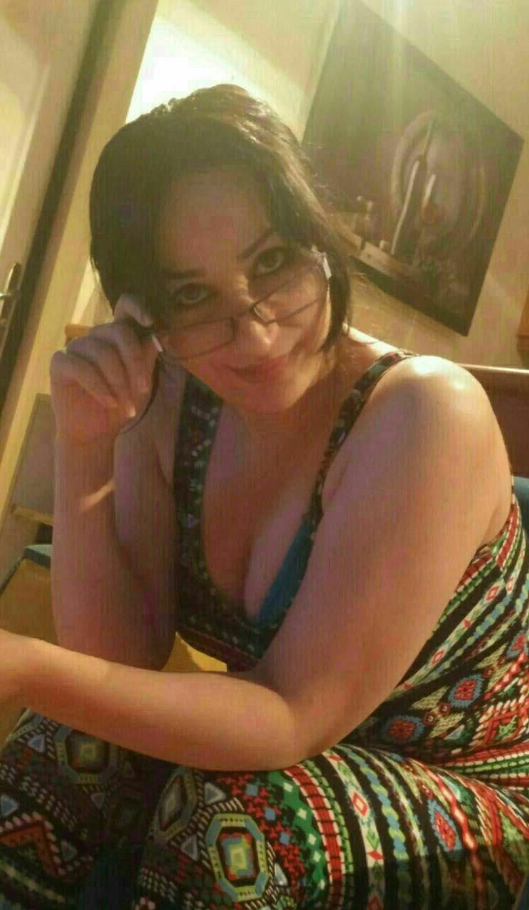 sexy iranian wife 