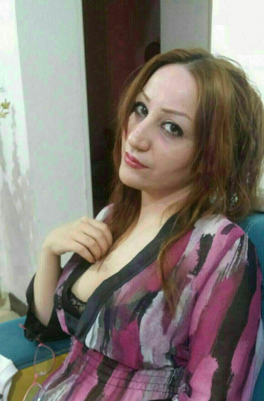 sexy iranian wife 