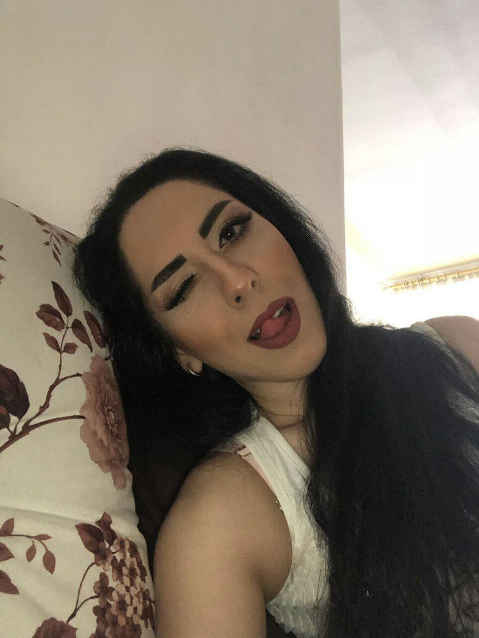 sexy iranian wife 