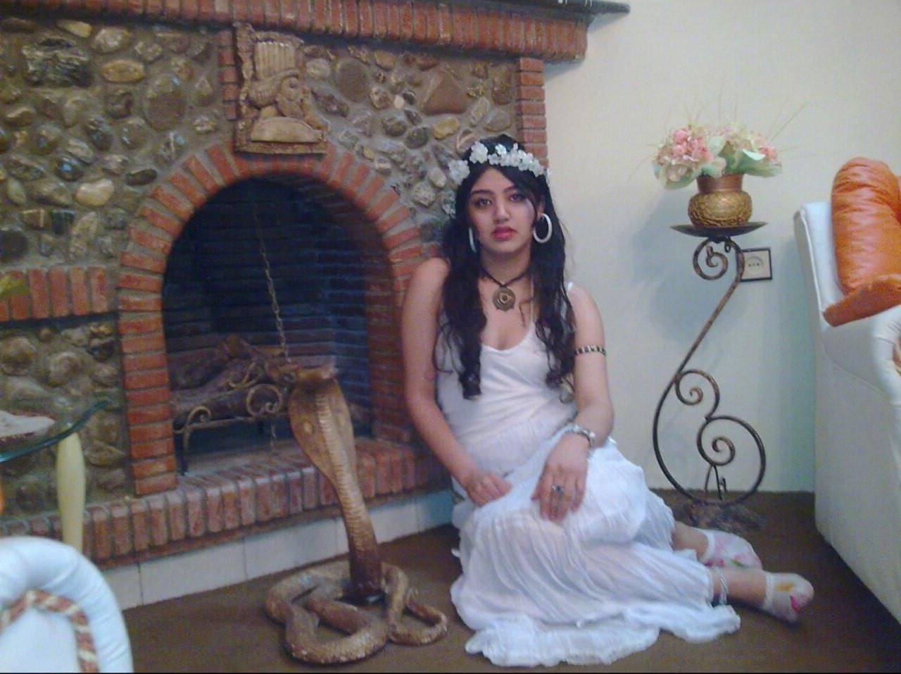 sexy iranian wife 