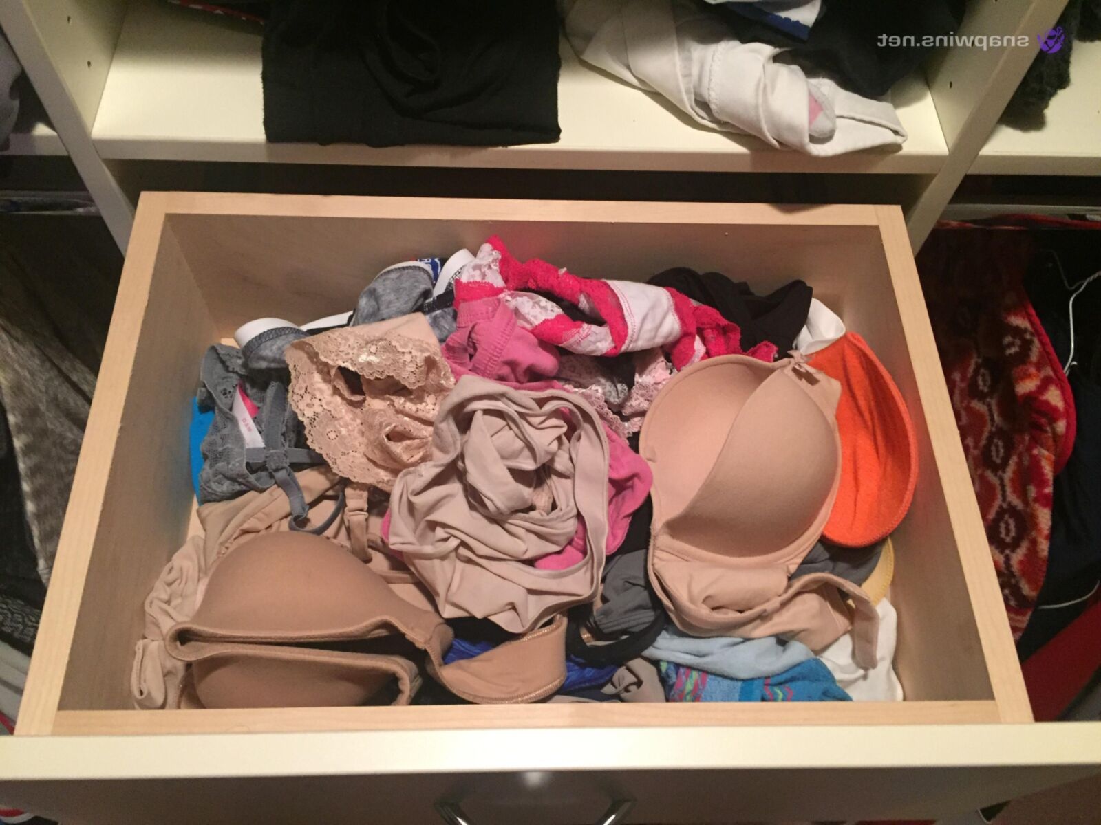 ¡Acceso a la habitación de mi hermana rubia caliente!