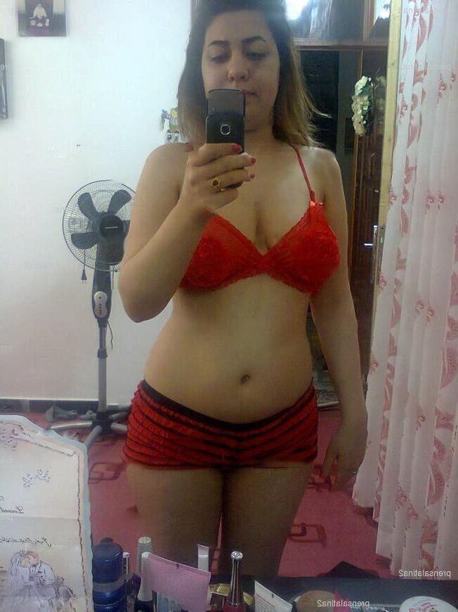 sexy iranian wife 