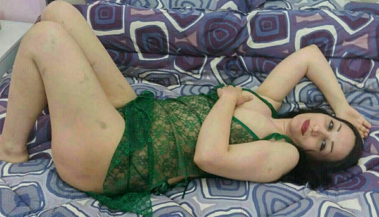 sexy iranian wife 