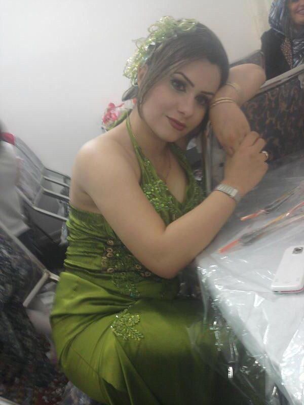 sexy iranian wife 