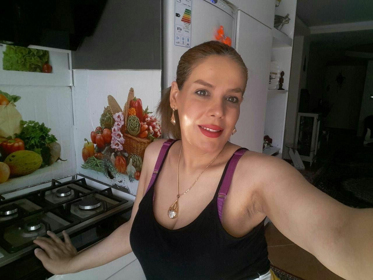 sexy iranian wife 