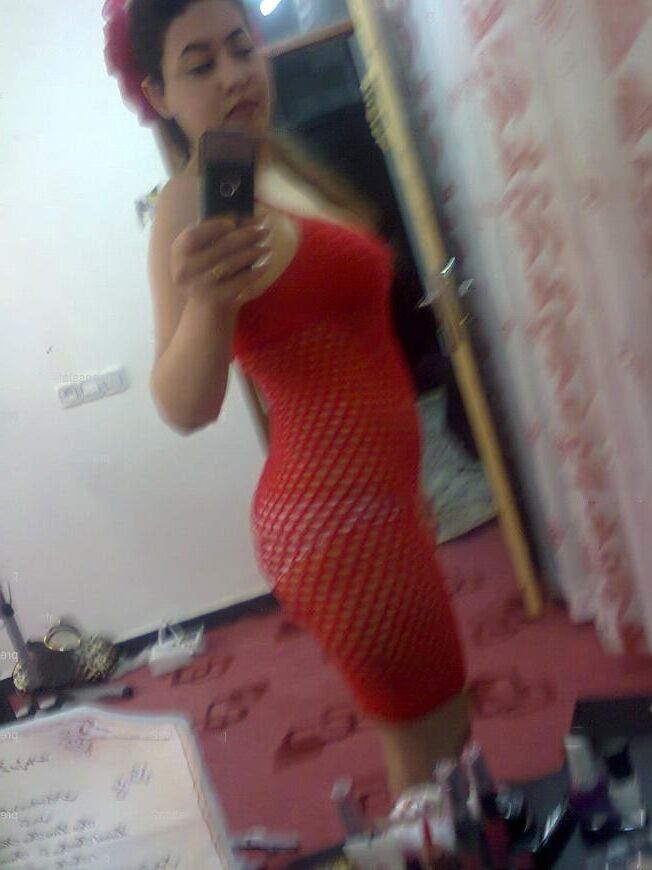 sexy iranian wife 