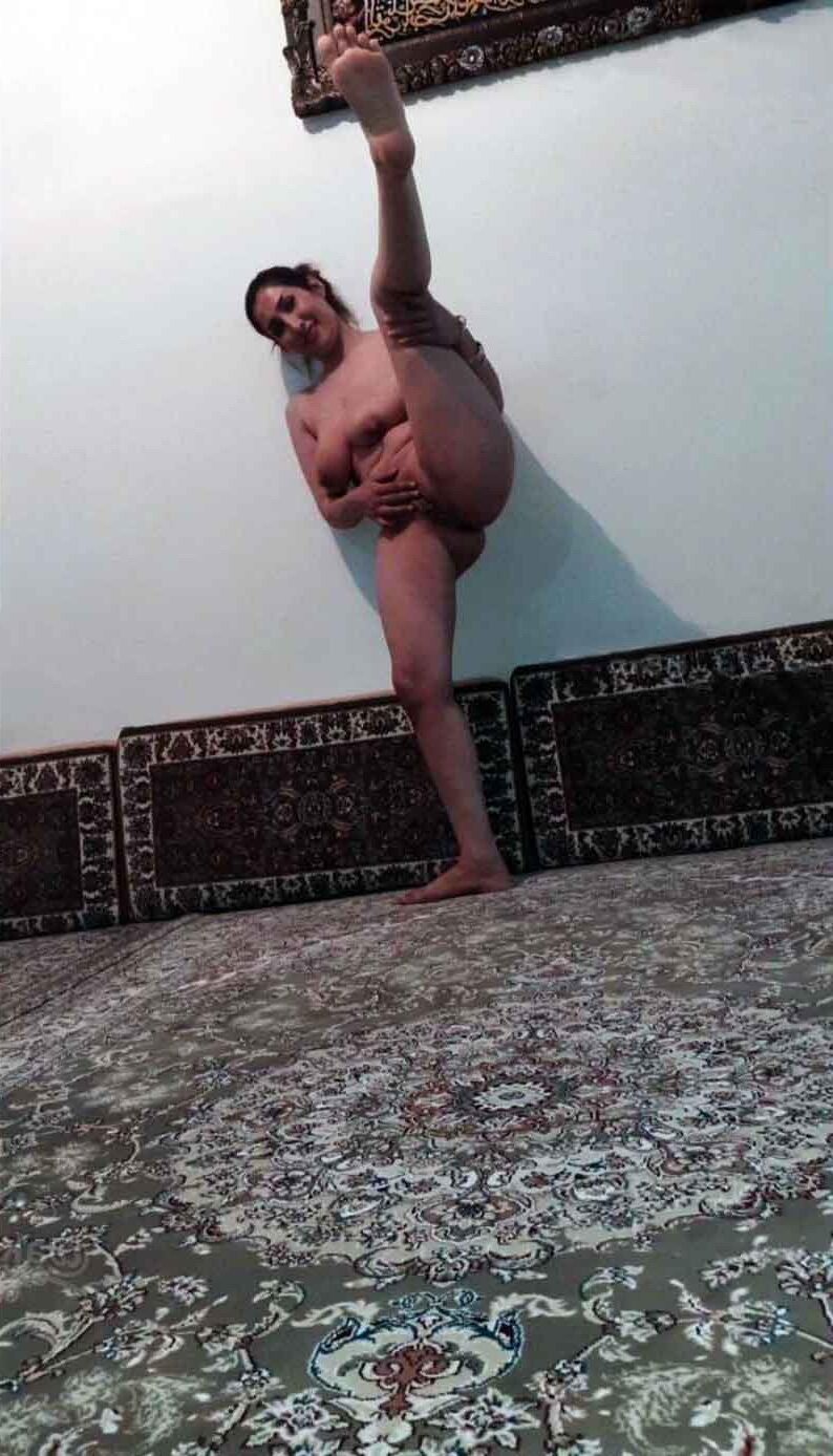 sexy iranian wife 