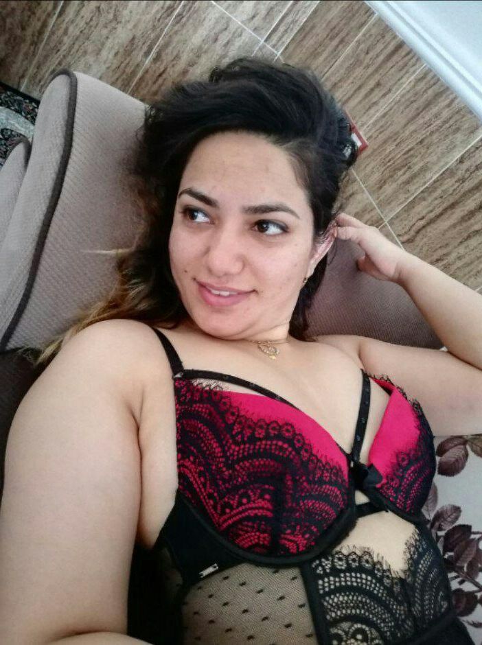 sexy iranian wife 