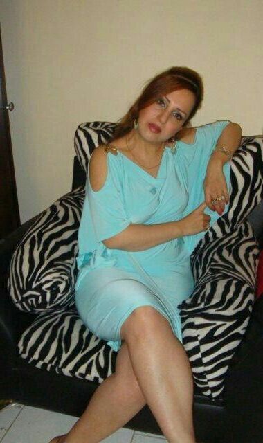sexy iranian wife 